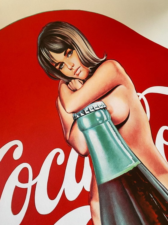 Image 1 of Affiche emblématique Pop Art de Mel Ramos - Lola Cola - format A0 (84.1 x 118.9 cm)