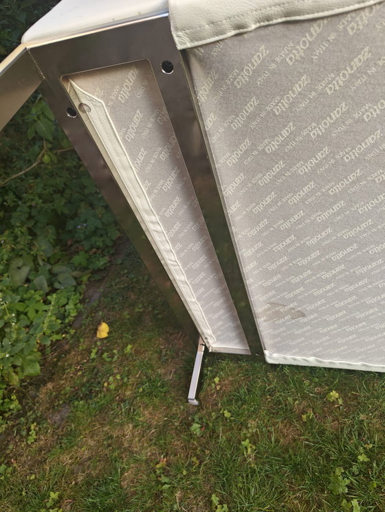 Image 1 of Zanotta Love Chair - Design italien emblématique