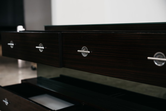 Image 1 of Commode en placage de bois et verre, design cubique moderne des années 1980