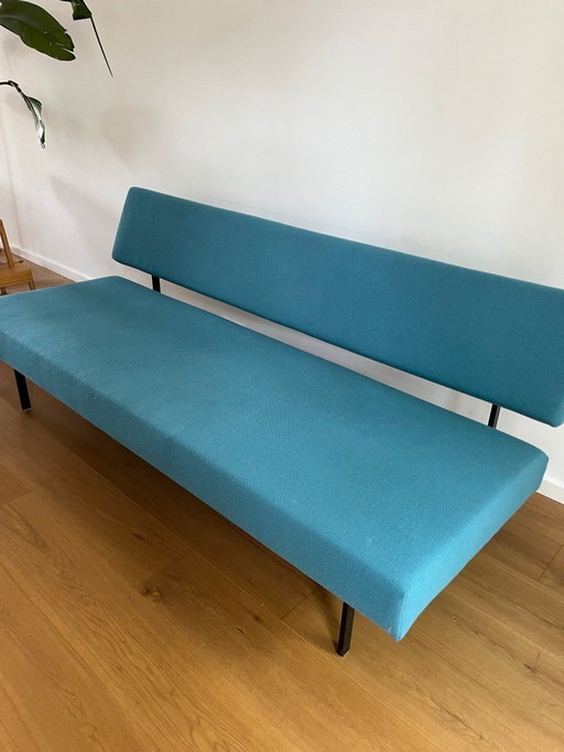 Blauwe (als Mart Visser) bank