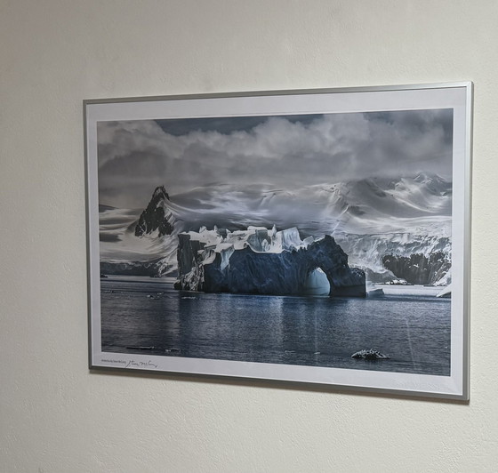 Image 1 of Steve McCurry - Galerie de IJzeren Man - Antartide di Steve McCurry - Anni 2000