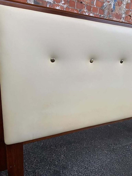 Tête de lit d'Ebenezer Gomme pour G-Plan, années 1960 – Matelas et sommiers (photo 6 of 7)