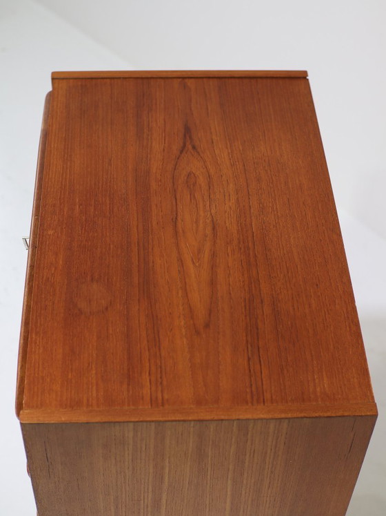 Image 1 of Commode haute et étroite en teck, style danois vintage