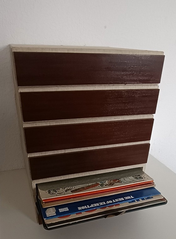 Image 1 of Sistema di archiviazione per dischi in vinile vintage con frontali in teak.