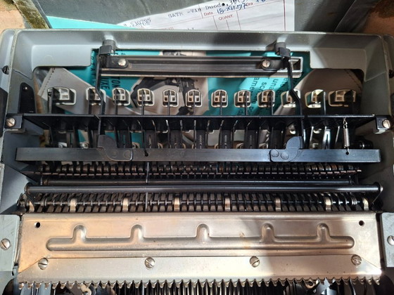 Image 1 of Remington Travel-Riter Deluxe (années 1960) + Documentation originale