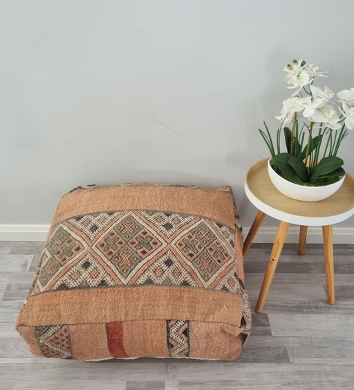 Kelim berber poef, marokkaanse zitkussen peach kleur
