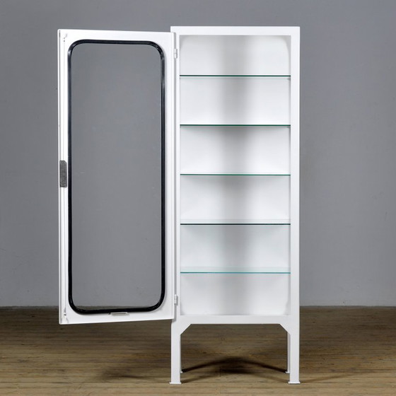 Image 1 of Armoire médicale vintage, années 1970