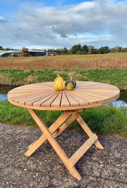 Round folding heavy-duty teak garden table 110cm - as NEW -