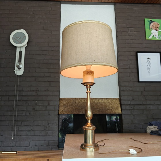 Image 1 of Vintage messing tafellamp met linnen kap – 80 cm