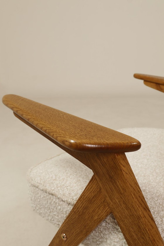 Image 1 of Fauteuil vintage chêne rustique pearl bouclé conclu par Chierowski 