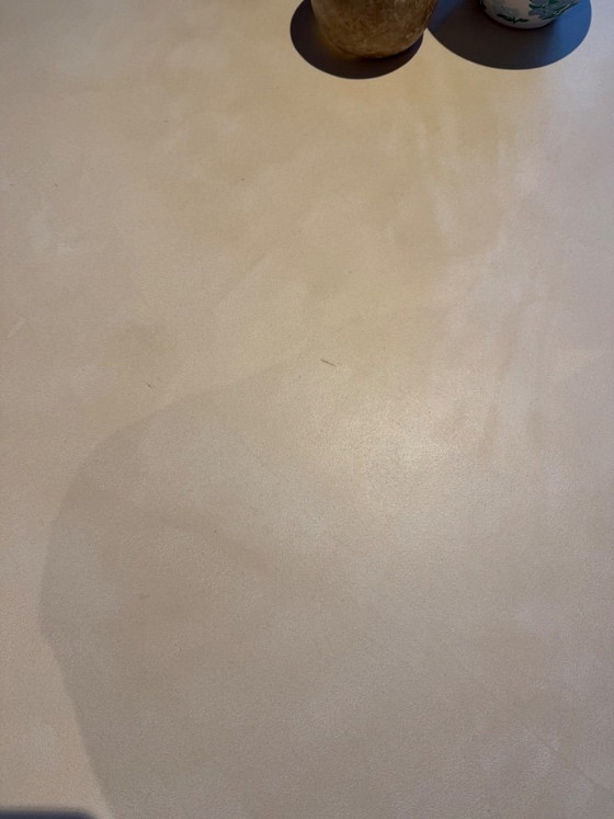 Runder Esstisch, beige, Atelier BB, Esstische, Modern (Foto 8 von 9)