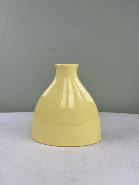 Vase vintage en céramique jaune – Porcelain, Ceramic, Scandinavian (photo 10 of 10)