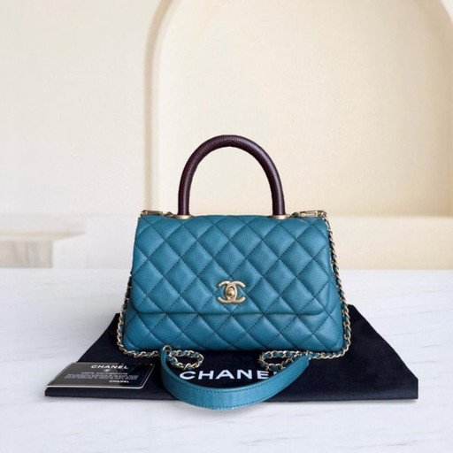 Chanel Coco Handle Small - Caviar trapuntato blu con finiture dorate Serie 28