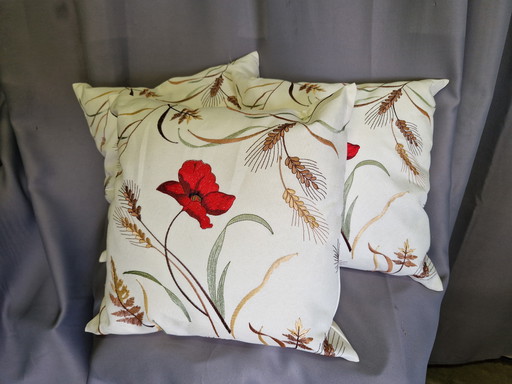 Cute new cushions 5 pieces new