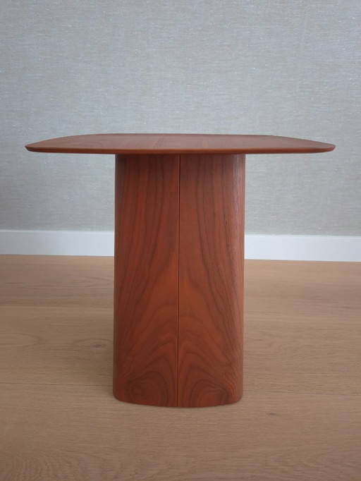 Vitra Bijzettafel - Wooden Side Table Walnoot