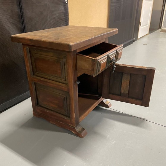 Image 1 of Klassiek kastje