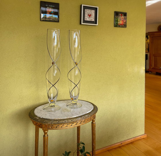 Image 1 of Set van 2 unieke mondgeblazen vazen bewerkt met loodstrip en barnsteen