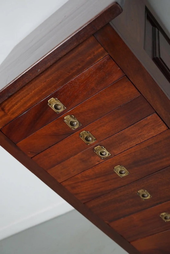 Image 1 of Vitrina antigua inglesa de caoba, siglo XIX