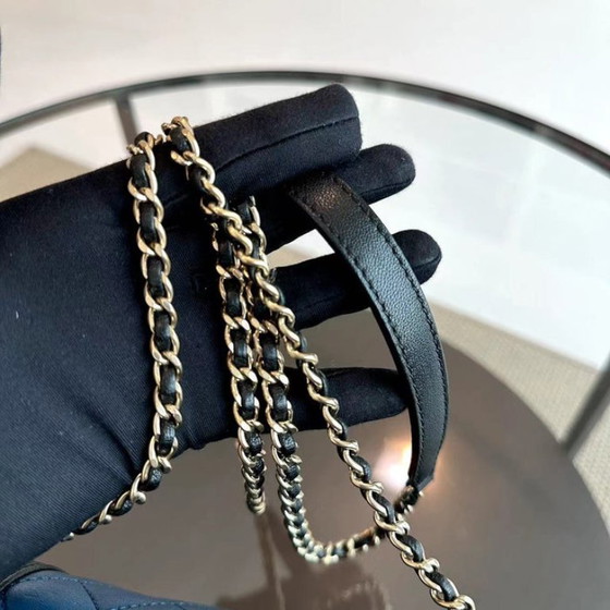 Image 1 of Chanel Seasonal Flap - Mademoiselle Small 23CM Kalfsleer Tweekleurig Zwart Blauw Gouden Hardware Serie 23