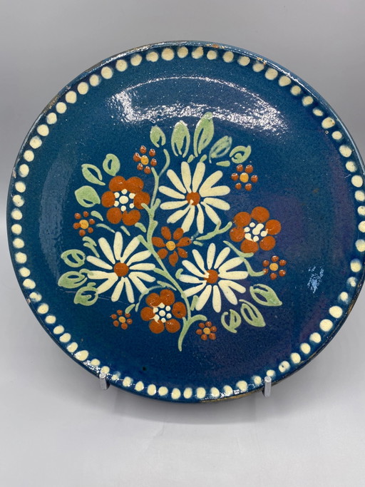 Plato de pared grande de cerámica esmaltada con decoración floral – Hecho a mano – servies, Ceramic, Vintage