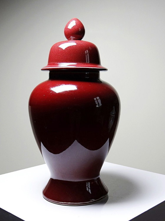 Image 1 of Covered vase, Chinese ginger jar, oxblood and celadon ceramic