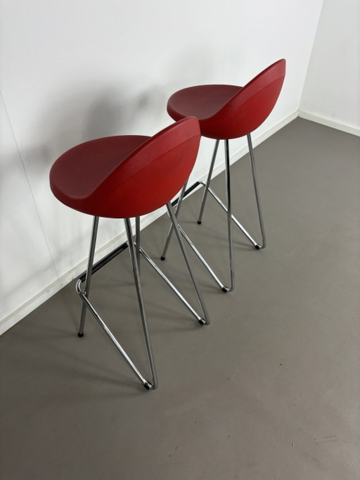 Dos taburetes de bar de diseño vintage diseñados por Roberto Foschia para la marca italiana MIDJ (a menudo (photo 2 of 7)