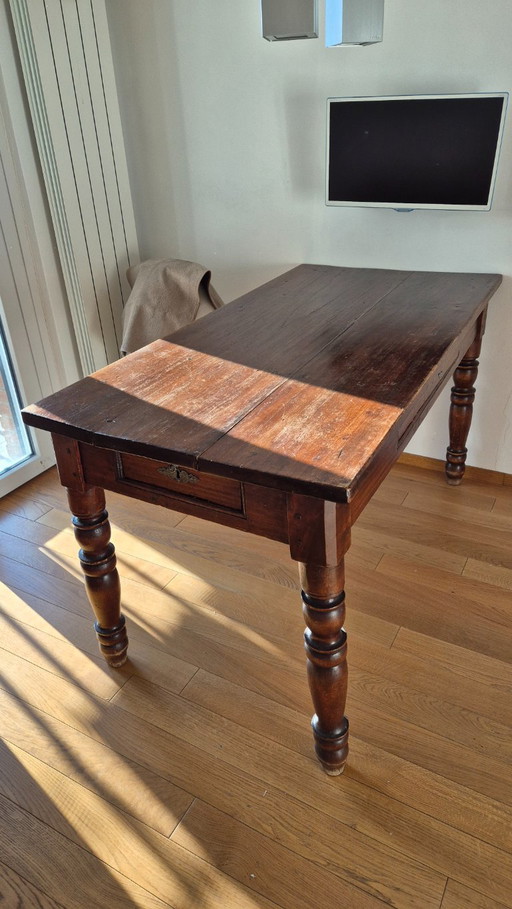 Antieke, rustieke tafel van massief hout met 2 lades – 19e eeuw – eettafels, Wood