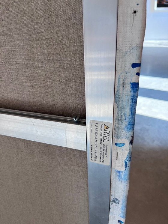 Image 1 of Gran cuadro de Erik Kierkel que representa un toro.