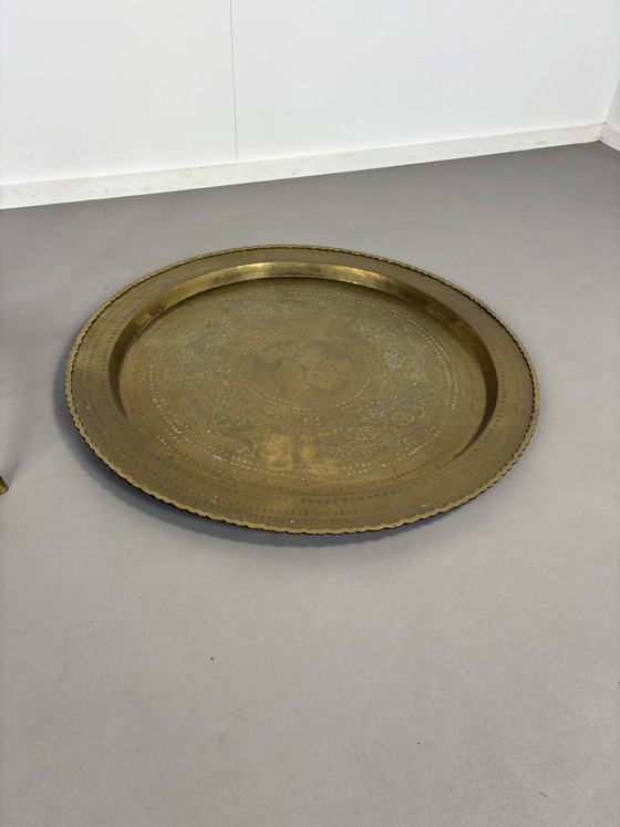 Image 1 of Oriental vintage round coffee table with walnut base and brass tray, 1970s