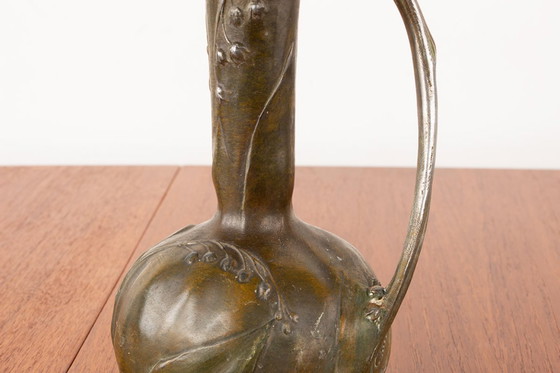 Image 1 of Vase Art-Nouveau en étain massif patiné bronze par Louis Chalon 1910.