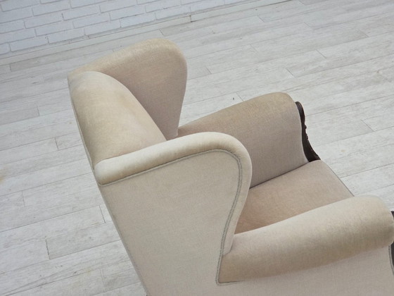 Image 1 of Fauteuil à oreilles danois des années 1960, revêtement en velours, bois de chêne sculpté.