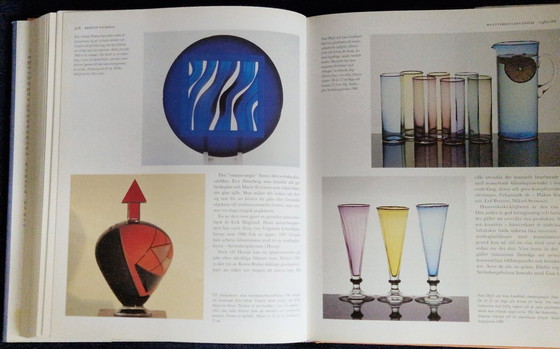 Image 1 of Svenskt Glas - Coffee table book about the history of Swedish glass 1150-1990