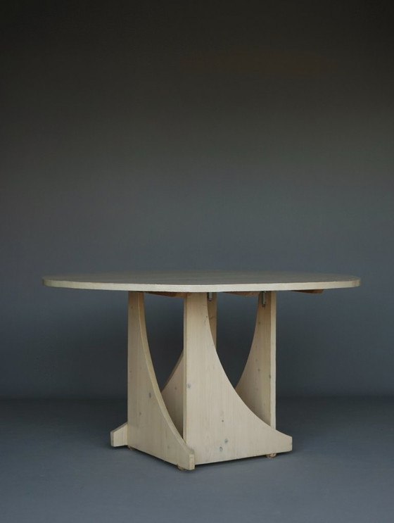 Image 1 of Architektonisch gestalteter, handgefertigter Esstisch aus weiß gekalktem Kiefernholz, 1970er Jahre