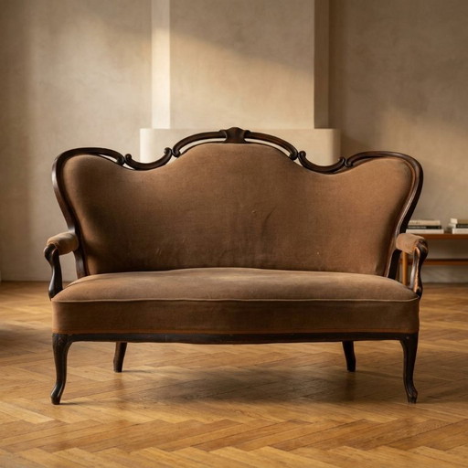 Vintage sierlijke houten sofa met gesneden decoratief frame en bruine bekleding, 165 × 145 × 109 cm – zithoek, Wood