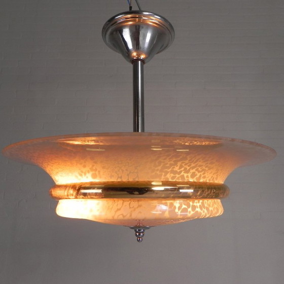 Image 1 of Art Deco hanglamp met glazen schaal van gewolkt glas met een gouden band, jaren 30