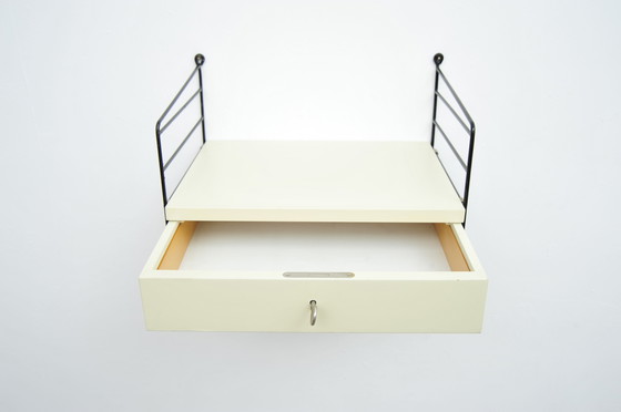 Image 1 of String Regalsystem Schubladenelement in Weiß mit 2 Leitern von Kajsa und Nisse Strinning