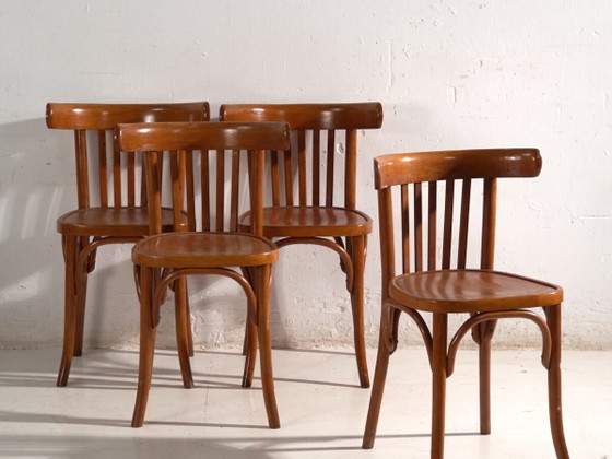 Set of 4 Antique chairs in Thonet style bentwood – Central Europe, circa 1930 #2 – Dining chairs (photo 2 of 40)
