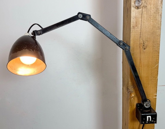 Image 1 of Industriële, zwarte, verstelbare wandlamp van Memlite, jaren 60.