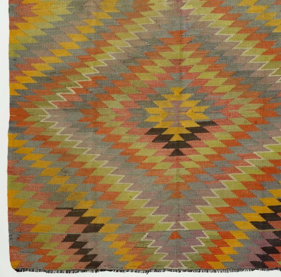 Tappeto Kilim Usak anatolico vintage 294x163 cm – Tessuto a mano in lana con motivo a zigzag colorato (photo 4 of 10)