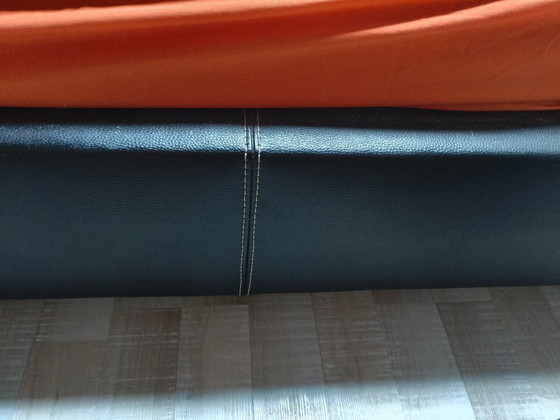 Image 1 of Tweepersoonsbed van kunstleer - 160/200 - Goede staat