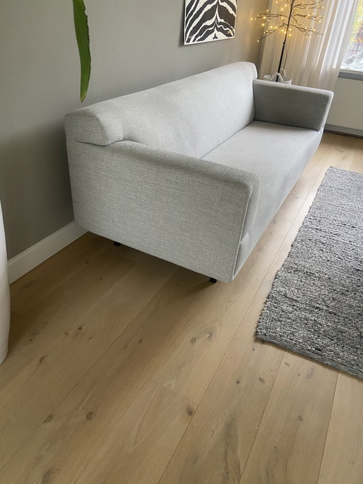 Progettazione su banca dati azionaria