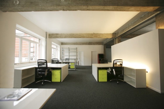 Image 1 of Bureelstafel ladenblok en stoel   volledige set 
