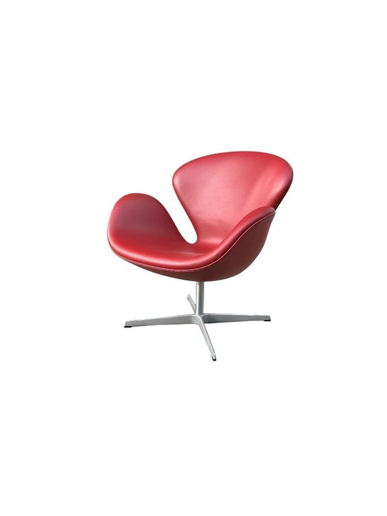 Image 1 of Fauteuil Swan en cuir rouge indien par Arne Jacobsen pour Fritz Hansen