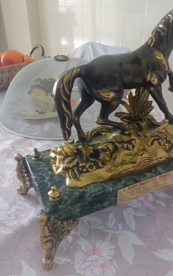 Image 1 of Cheval de bronze