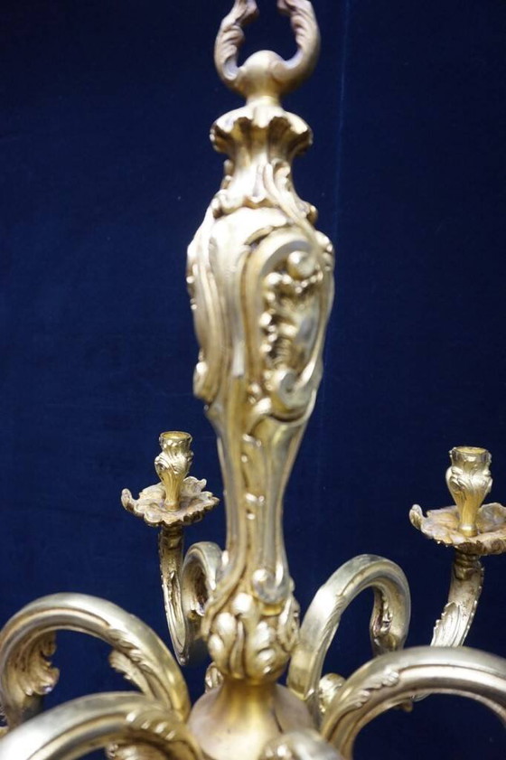Lustre massif en bronze pour bougies. (photo 3 of 5)