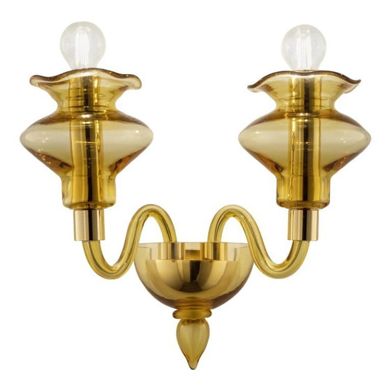 Image 1 of Applique moderna in vetro di Murano color ambra con elegante design lineare.