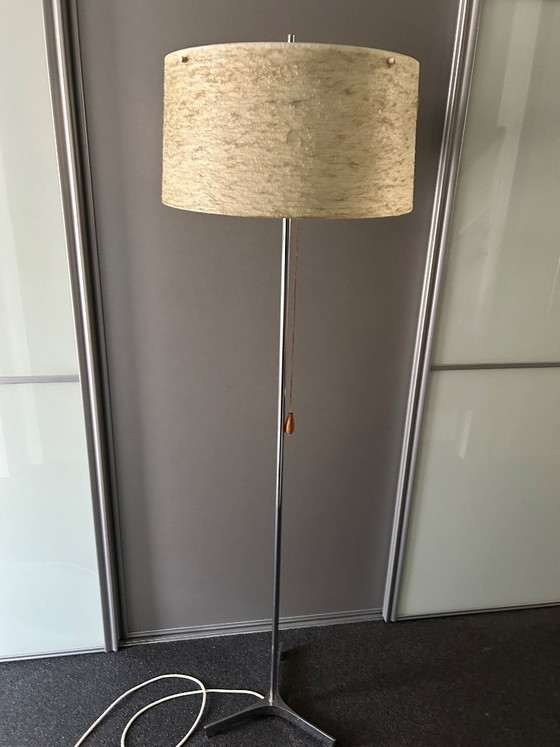Image 1 of lampadaire chromé de style futuriste