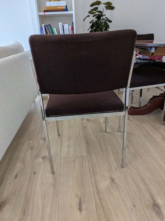 Ensemble de 4 chaises vintage des années 1970, signées Leopold Gajdusek pour ELGE – Chrome et marron (photo 4 of 5)