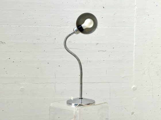 Image 1 of Vintage chromen tafellamp met flexibele arm, Italië, jaren 60.