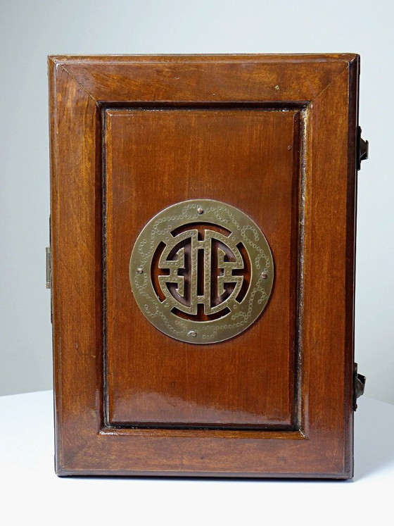 Image 1 of Scatola portagioie cinese vintage in legno, decorazione Shou con rame patinato, 1970-1980
